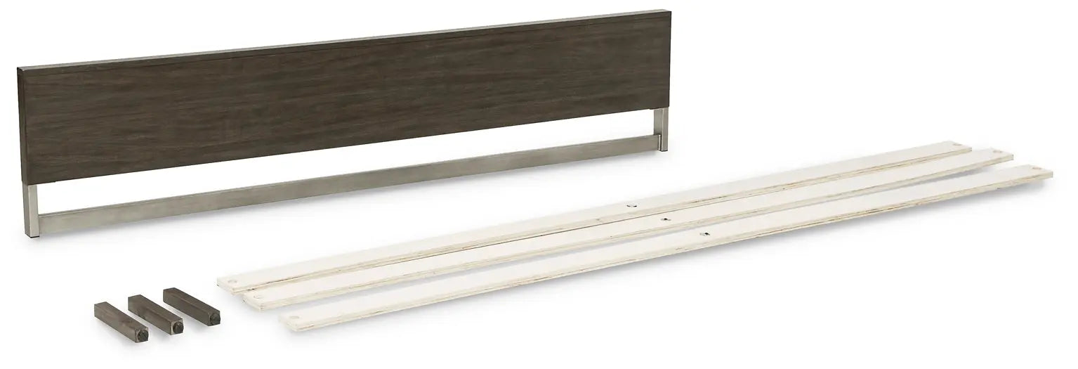 Arkenton California King Panel Bed with Mirrored Dresser and 2 Nightstands at Lee Furniture, NC