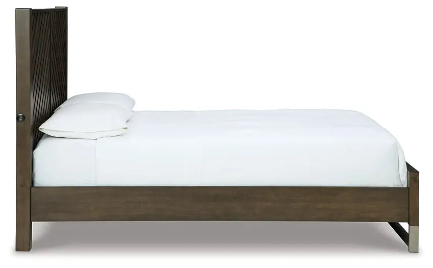 Arkenton Queen Panel Bed with Mirrored Dresser at Lee Furniture, NC