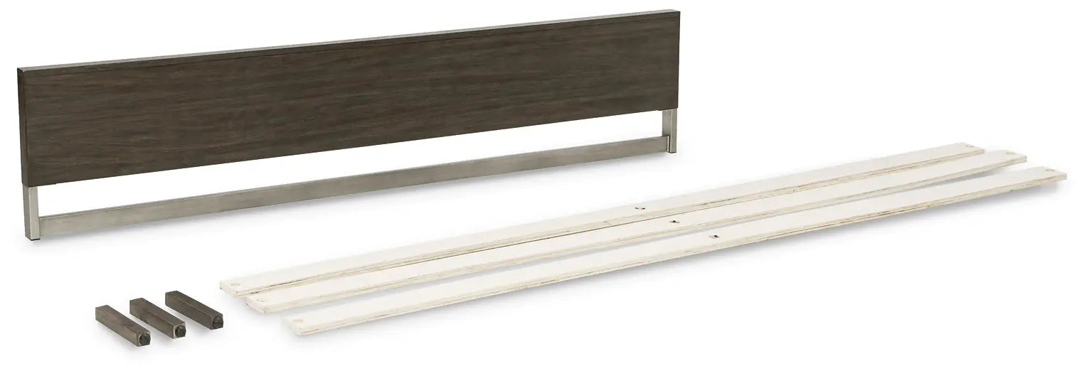 Arkenton Queen Panel Bed with Mirrored Dresser at Lee Furniture, NC