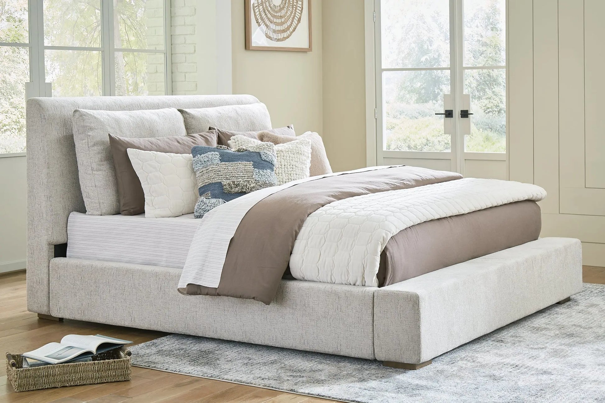Cabalynn Upholstered Bed at Lee Furniture, NC