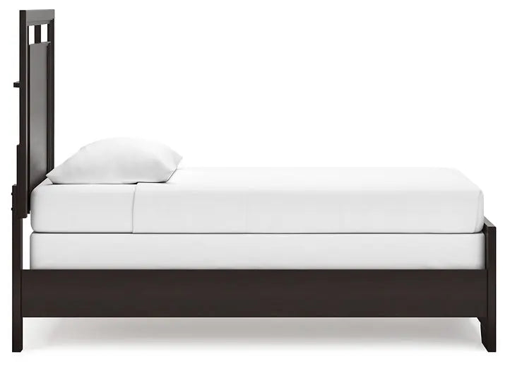 Covetown Panel Bed at Lee Furniture, NC