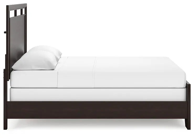Covetown Panel Bed at Lee Furniture, NC