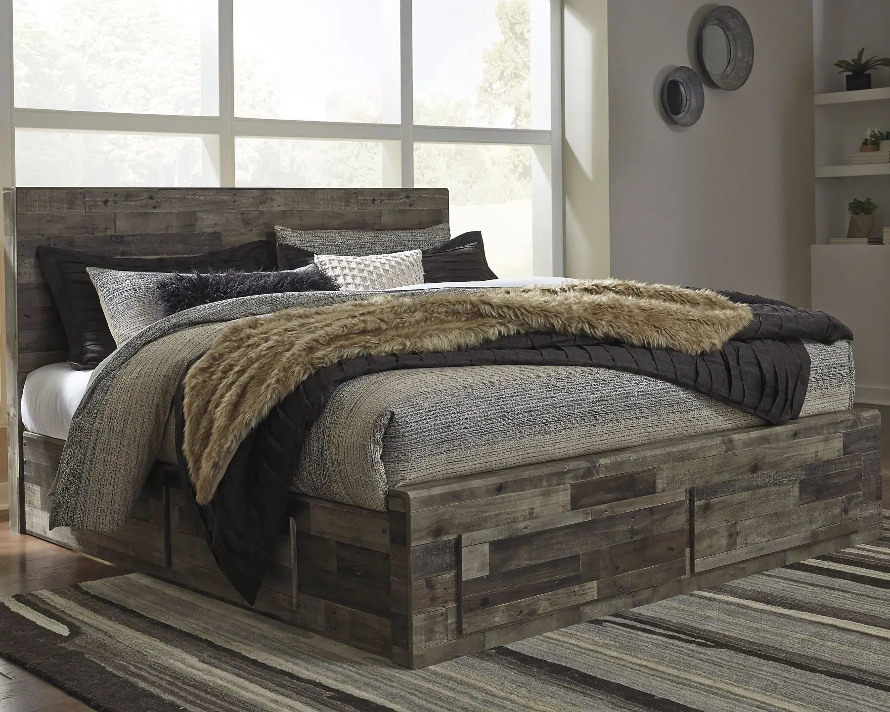 Derekson Panel Bed With 4 Storage Drawers at Lee Furniture, NC