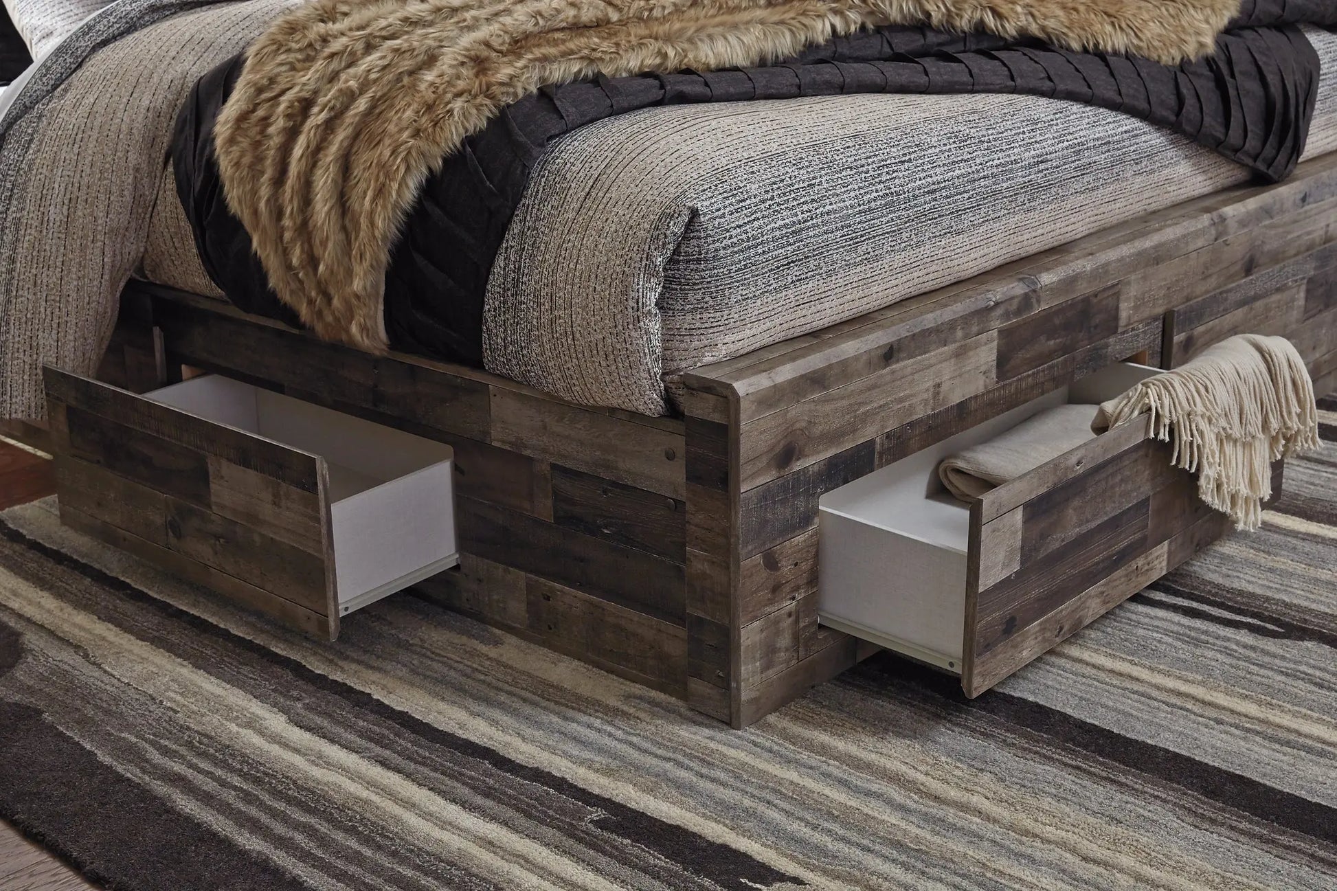 Derekson Panel Bed With 4 Storage Drawers at Lee Furniture, NC