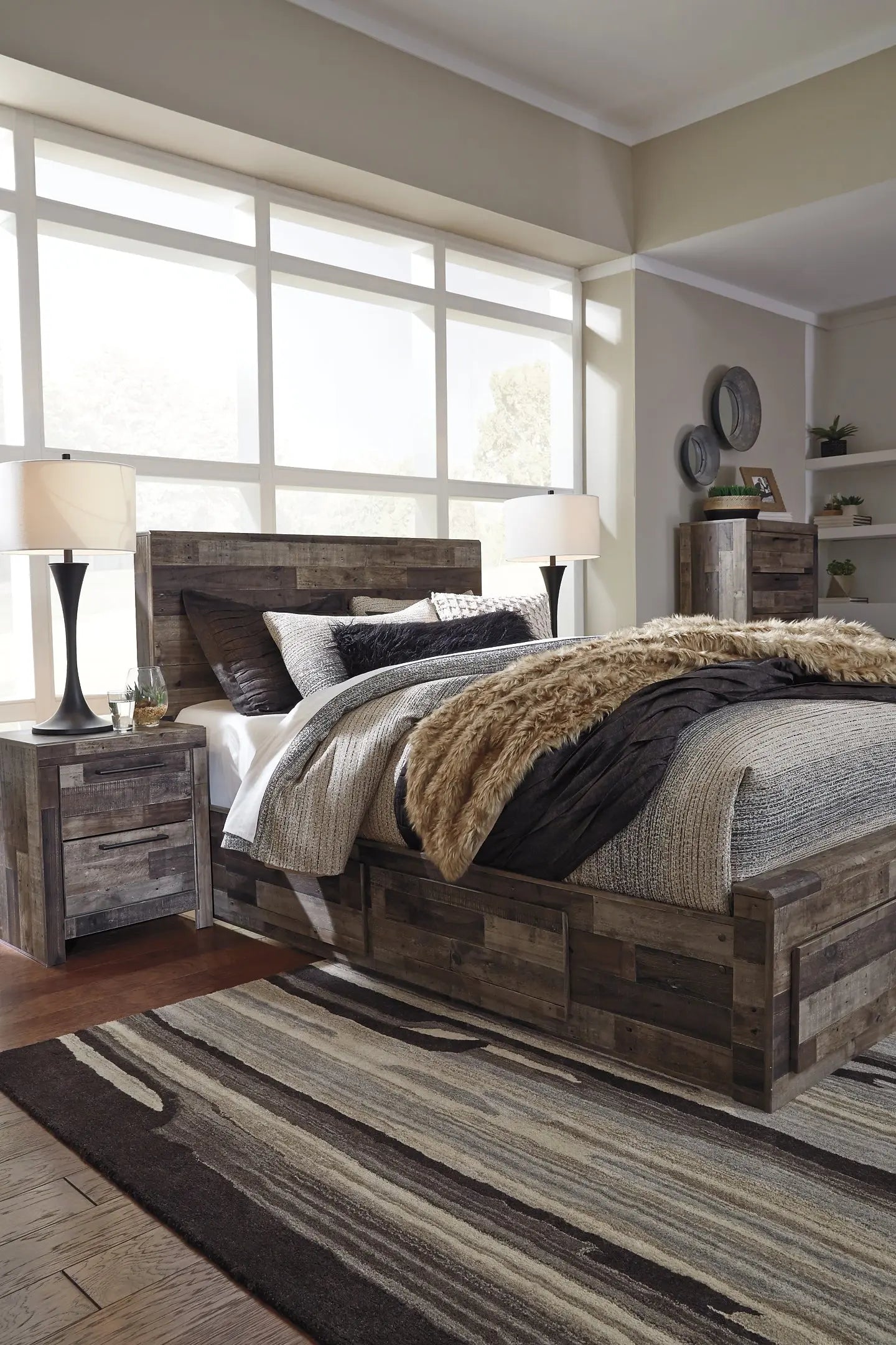 Derekson Panel Bed With 4 Storage Drawers at Lee Furniture, NC