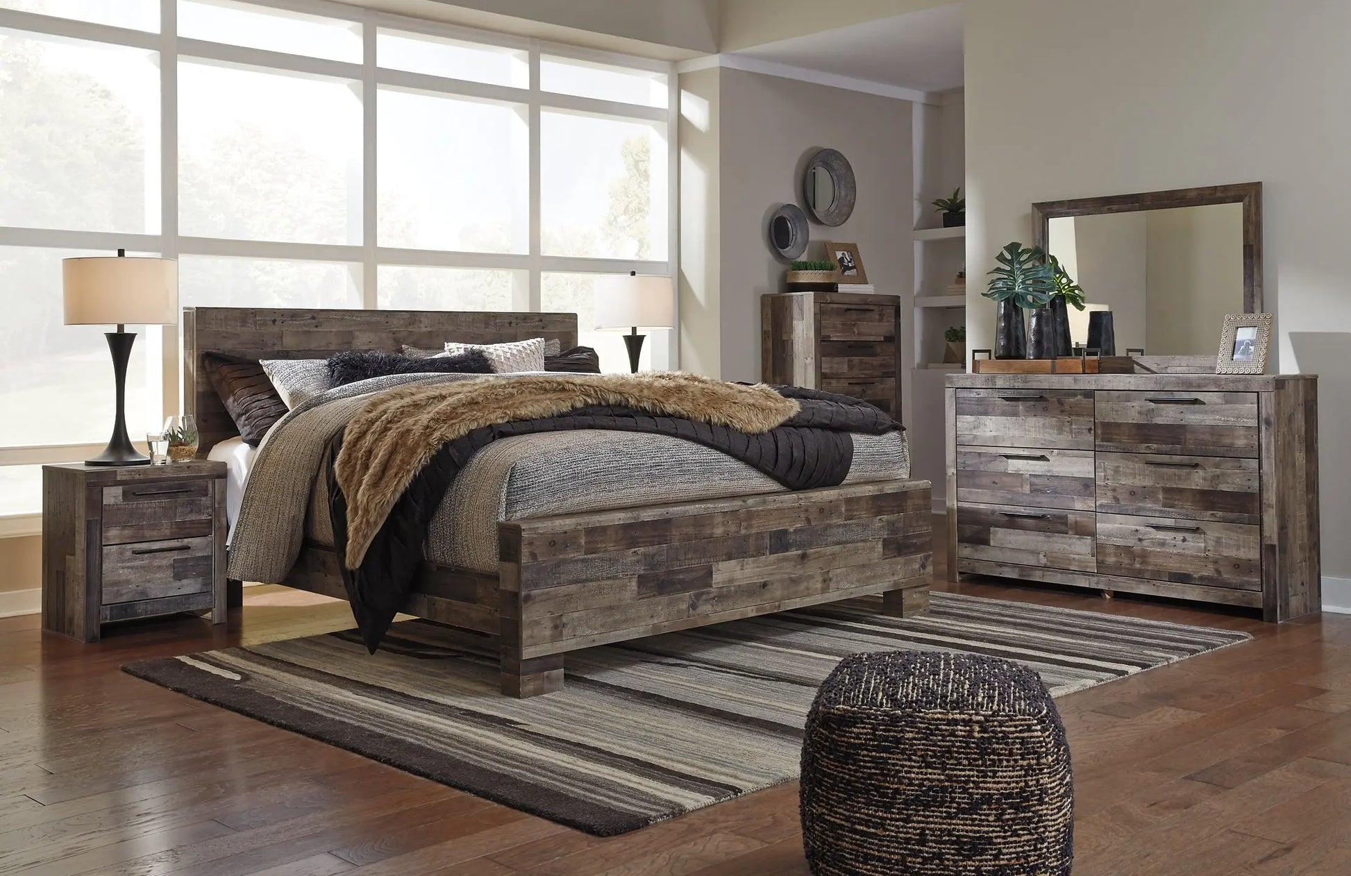 Derekson Panel Bed at Lee Furniture, NC