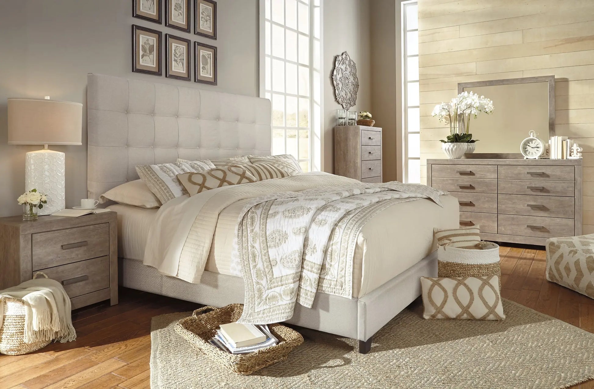 Dolante Upholstered Bed at Lee Furniture, NC