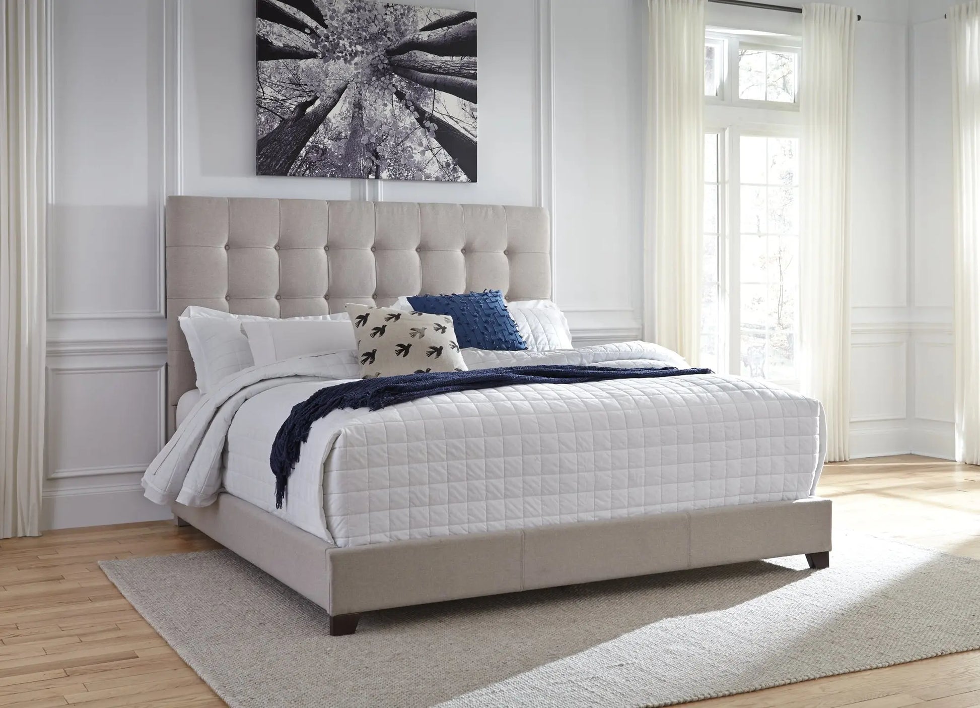 Dolante Upholstered Bed at Lee Furniture, NC