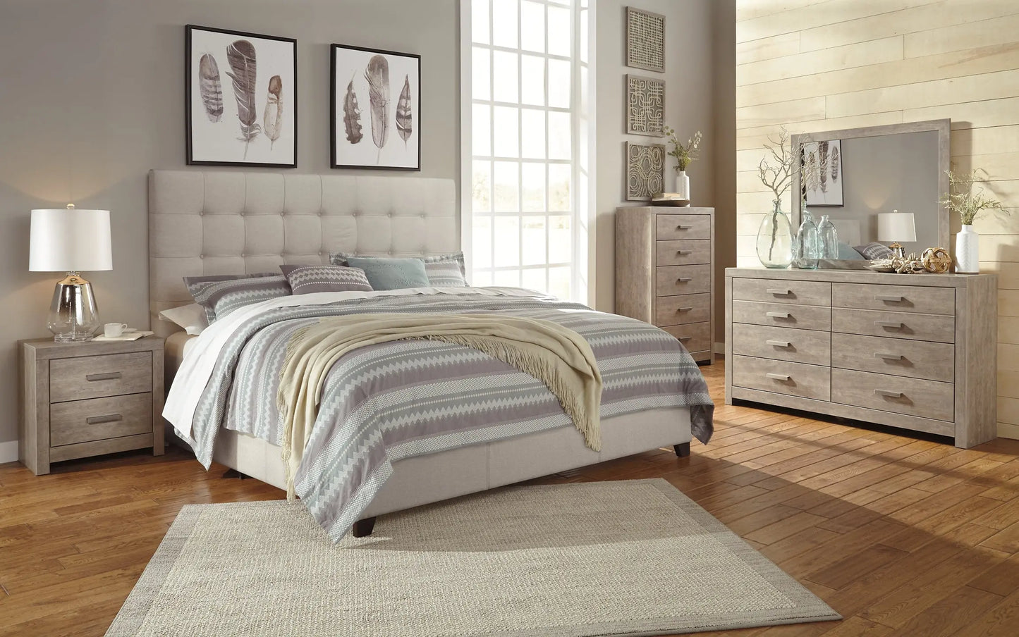 Dolante Upholstered Bed at Lee Furniture, NC