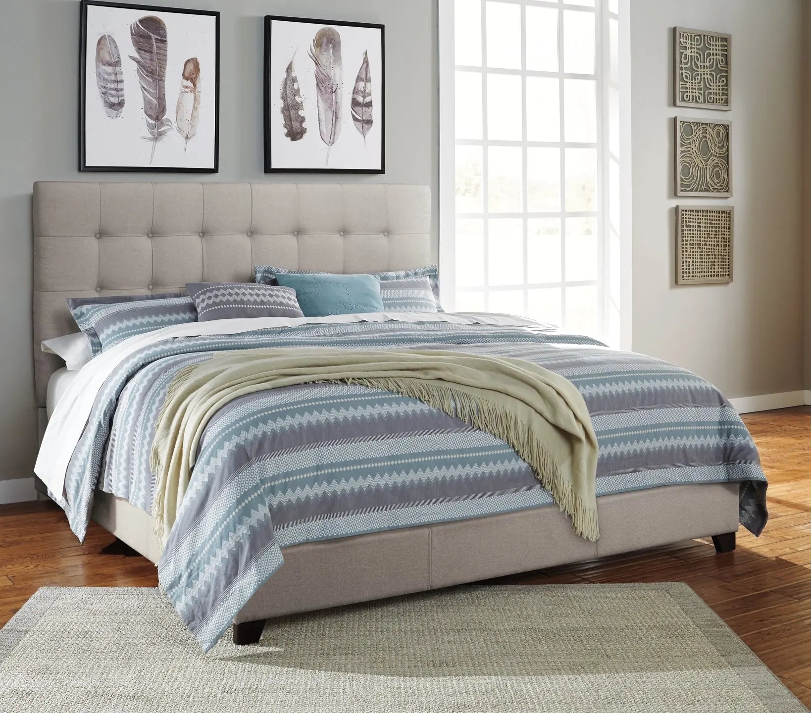 Dolante Upholstered Bed at Lee Furniture, NC