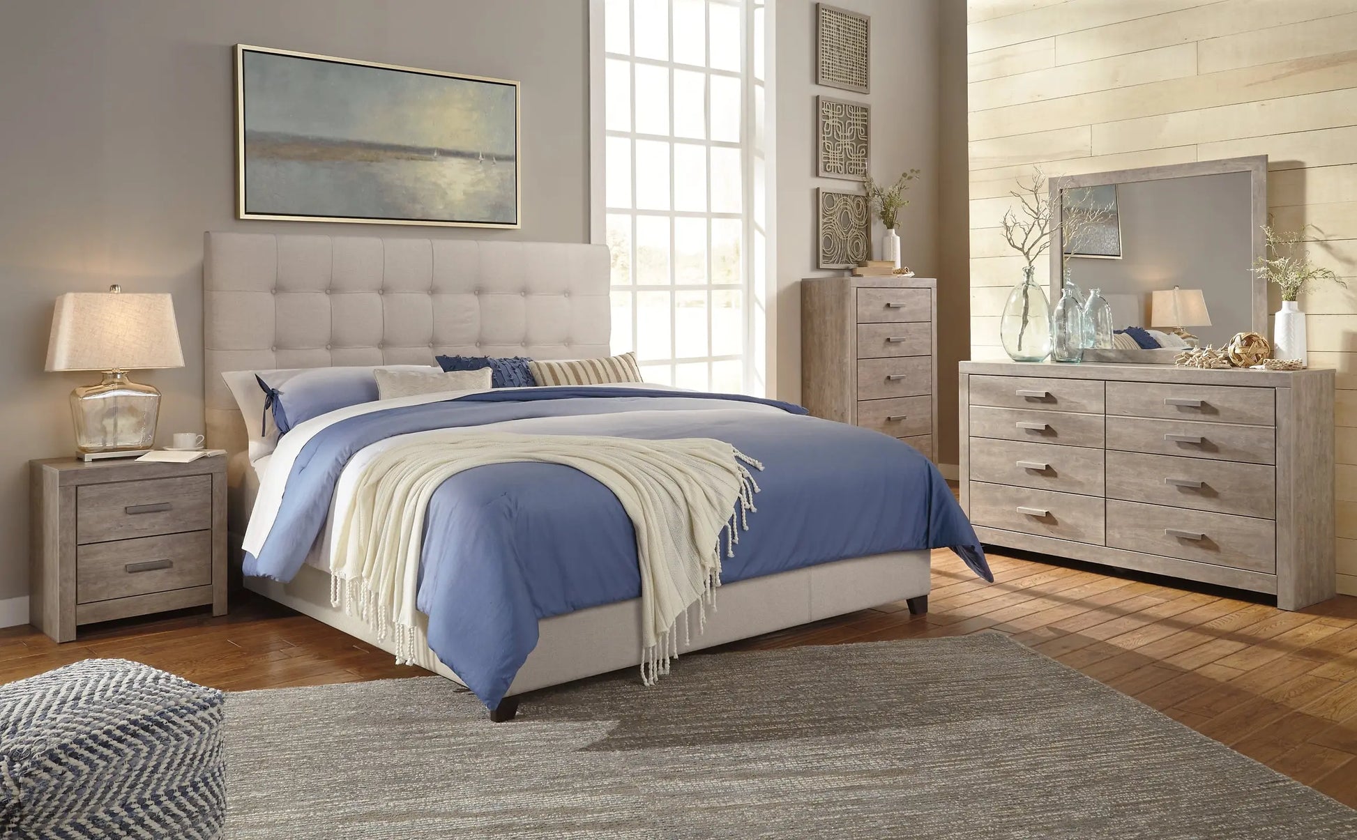 Dolante Upholstered Bed at Lee Furniture, NC