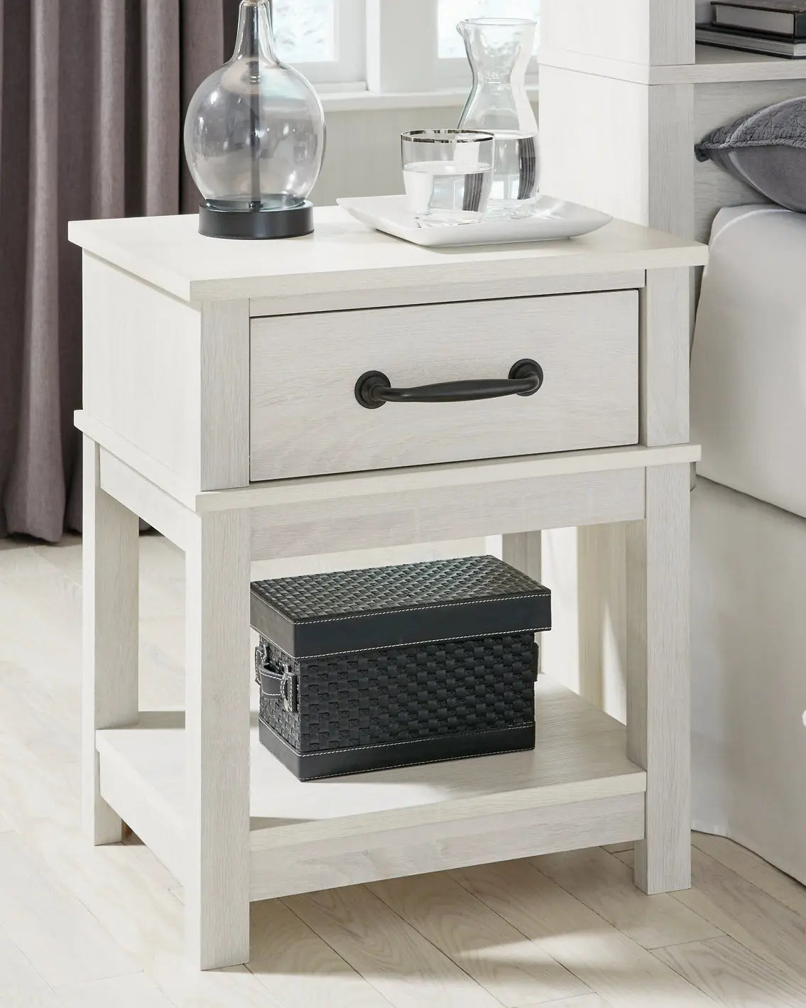 Dorrinson One Drawer Night Stand at Lee Furniture, NC