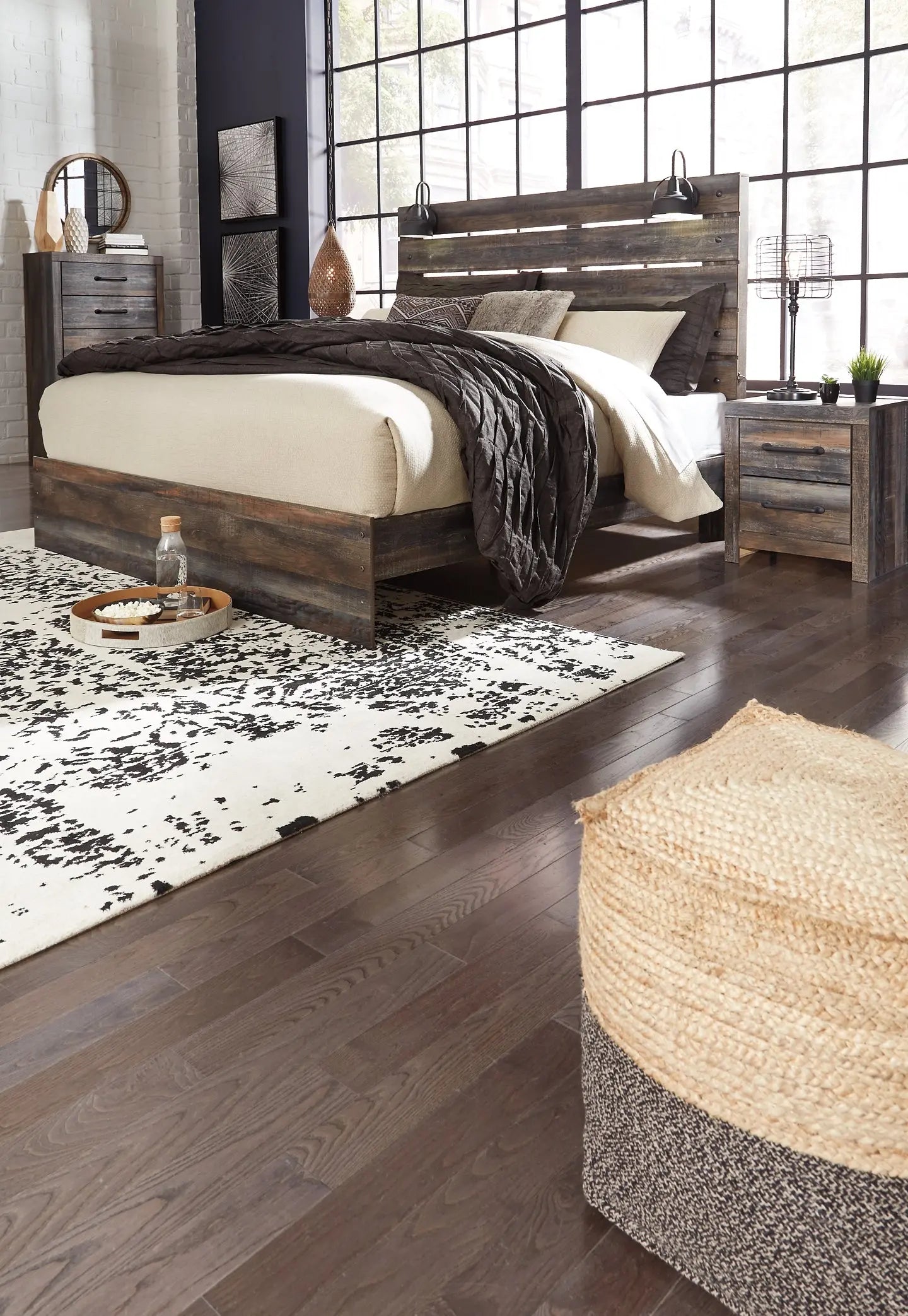 Drystan King Panel Bed with Mirrored Dresser and Chest at Lee Furniture, NC