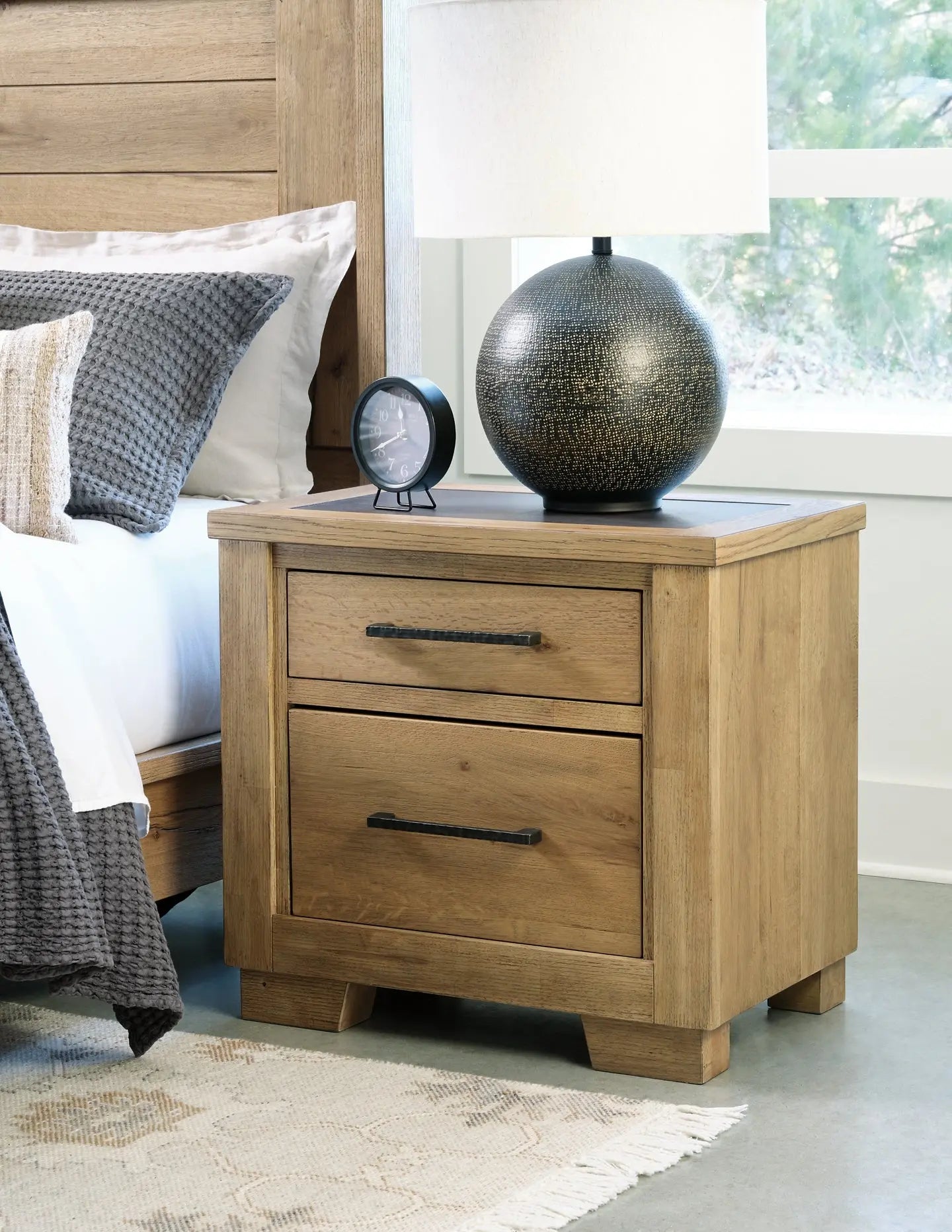 Galliden King Panel Bed with Mirrored Dresser and Nightstand at Lee Furniture, NC