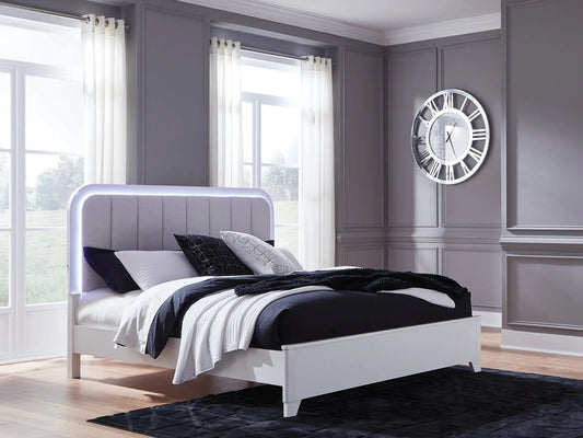 Jarlee Upholstered Panel Bed at Lee Furniture, NC