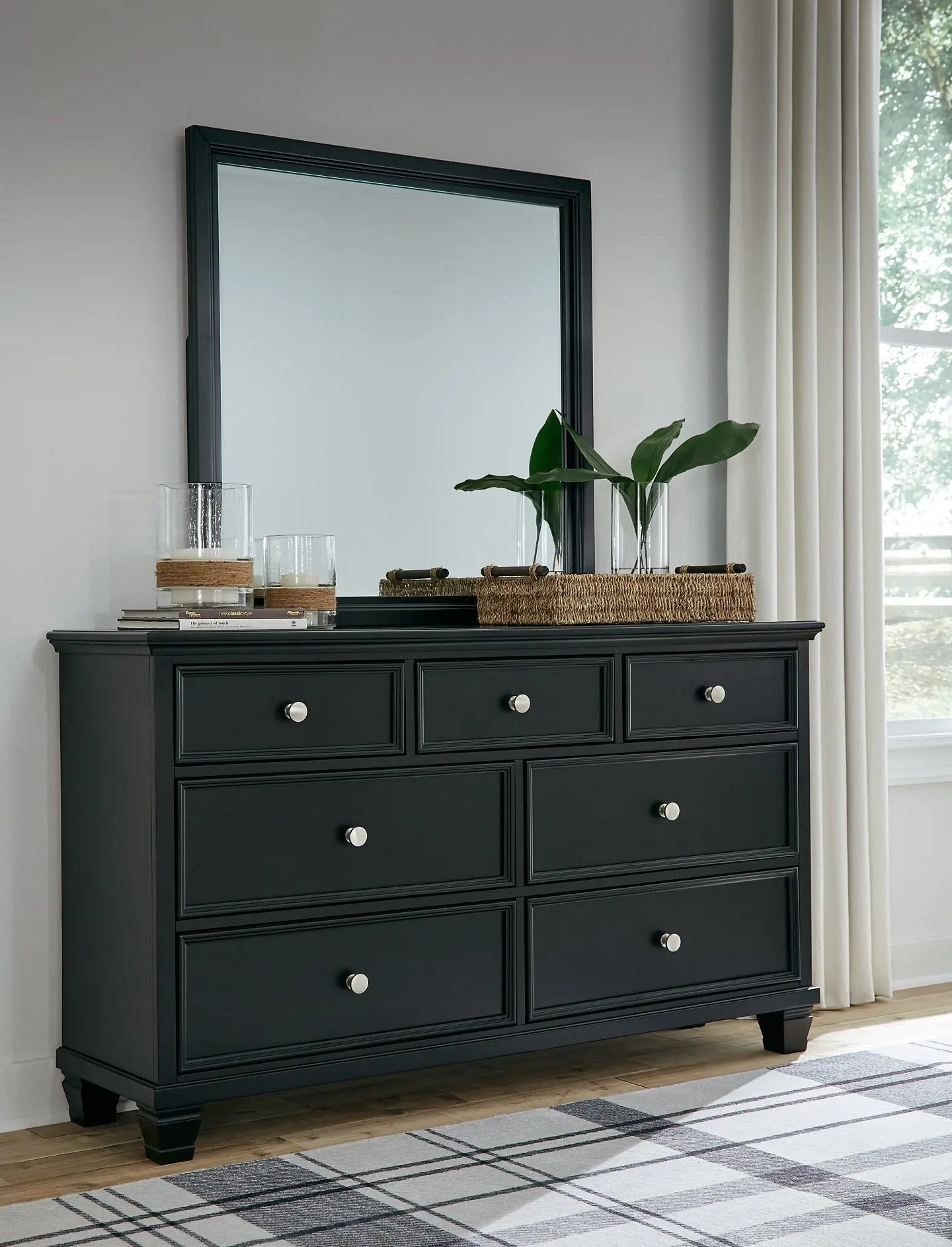 Lanolee Dresser and Mirror at Lee Furniture, NC