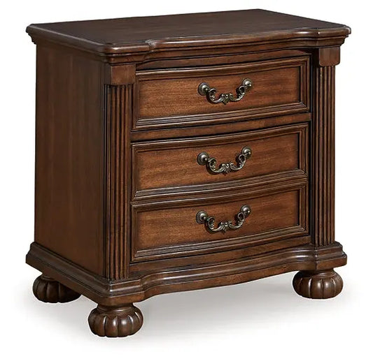 Lavinton Three Drawer Night Stand at Lee Furniture, NC