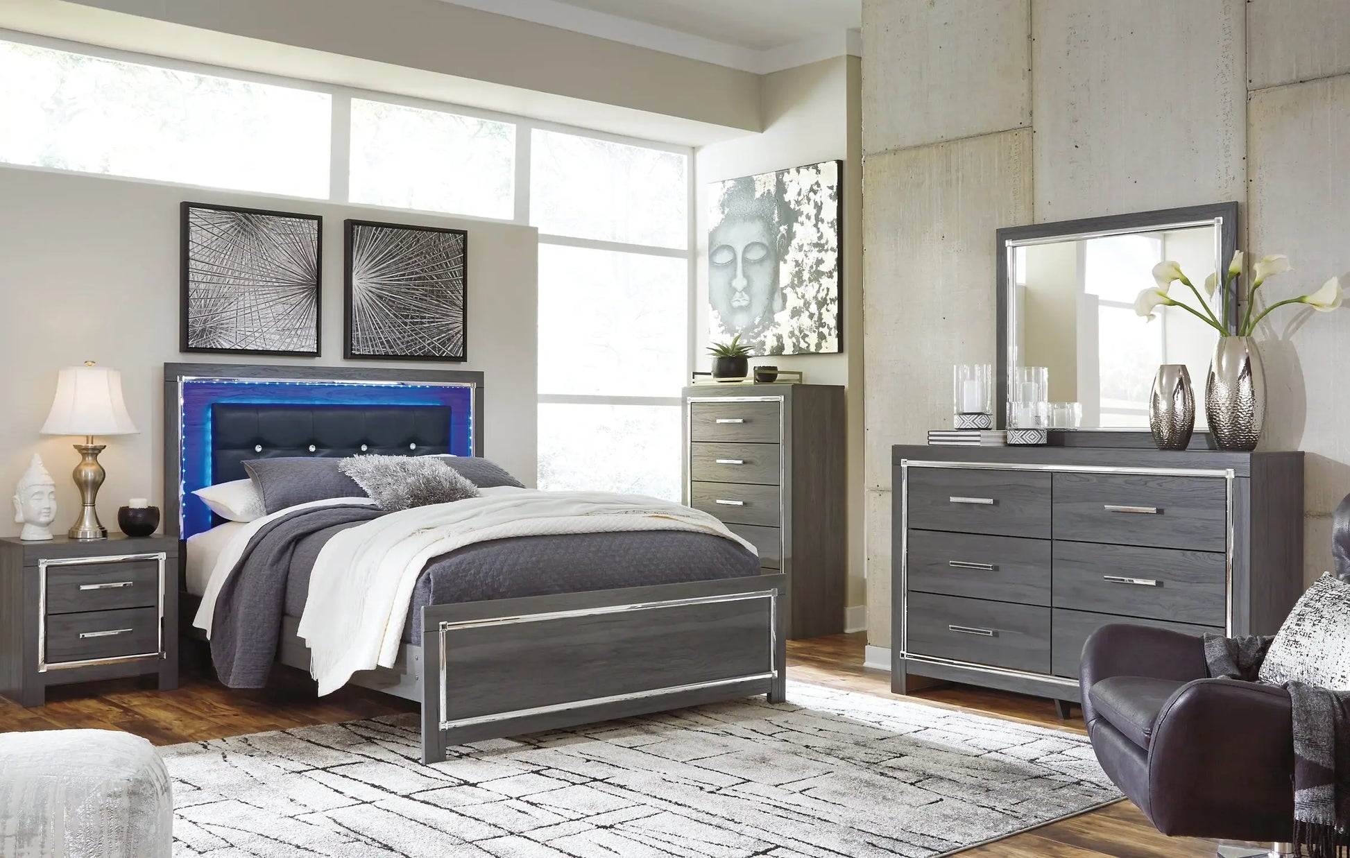 Lodanna Queen Panel Bed with Mirrored Dresser and 2 Nightstands at Lee Furniture, NC