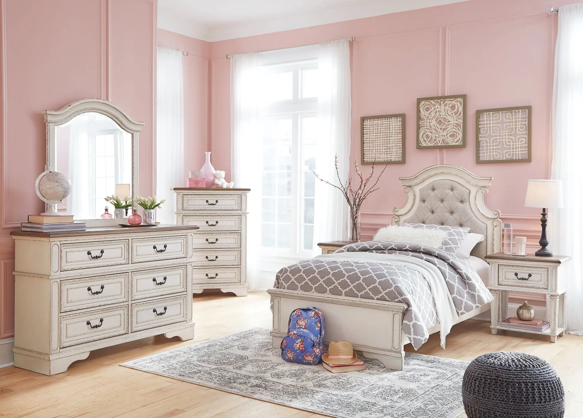 Realyn One Drawer Night Stand at Lee Furniture, NC