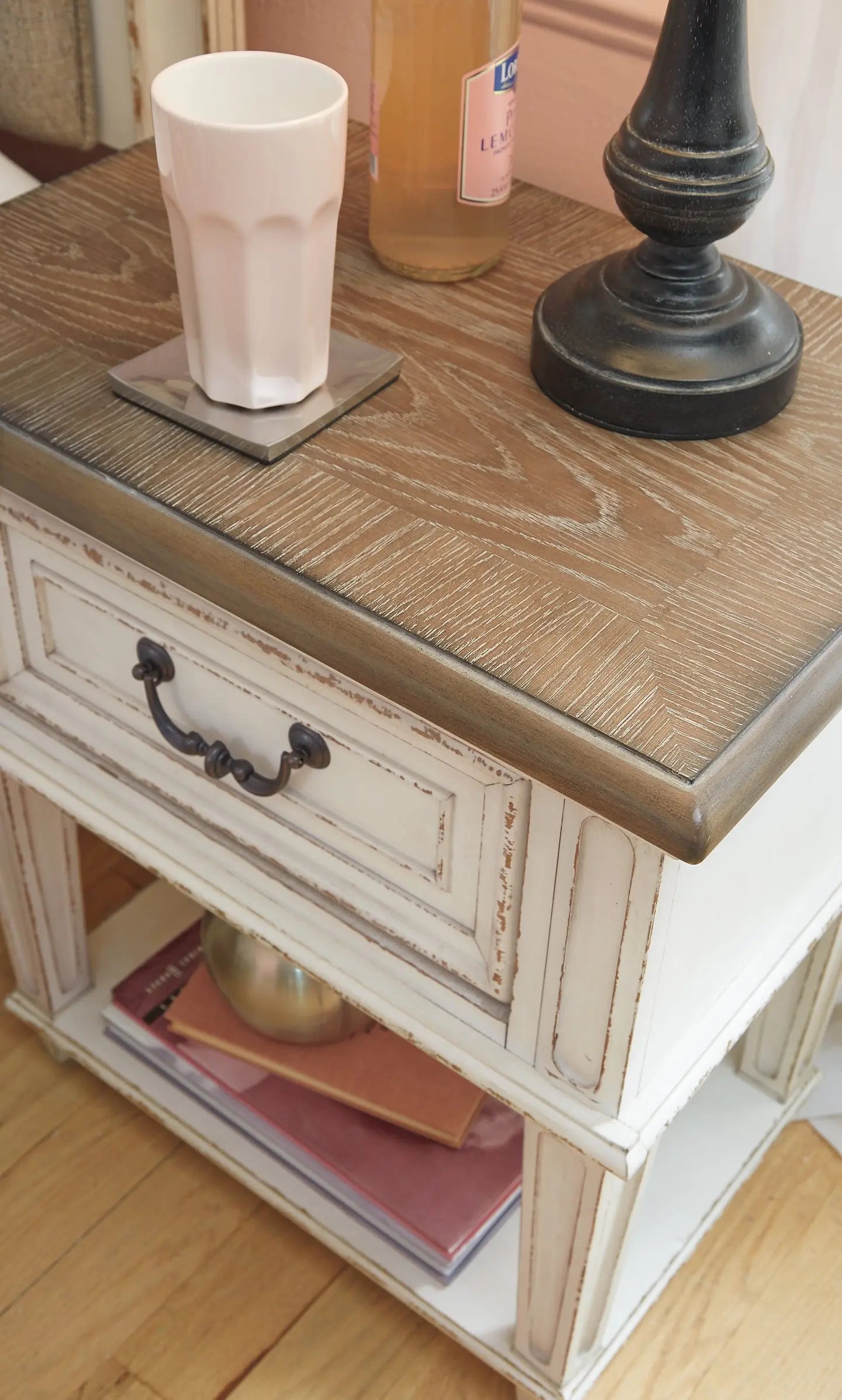 Realyn One Drawer Night Stand at Lee Furniture, NC