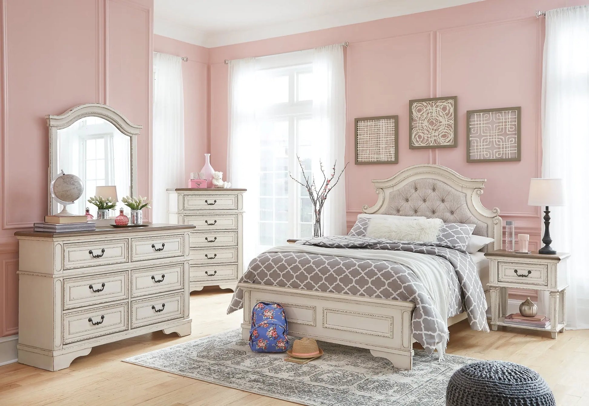 Realyn One Drawer Night Stand at Lee Furniture, NC