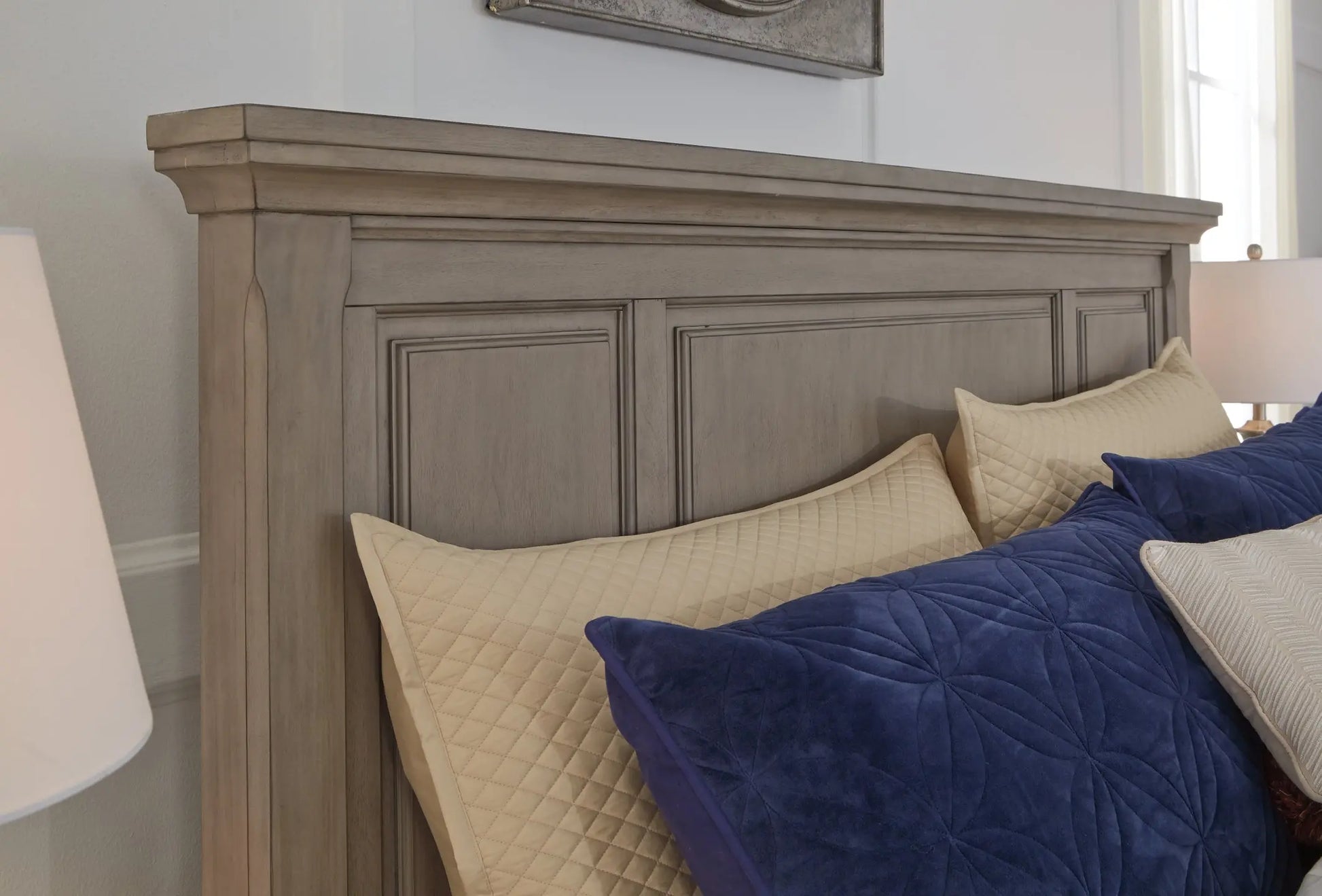 Robbinsdale Panel Bed at Lee Furniture, NC
