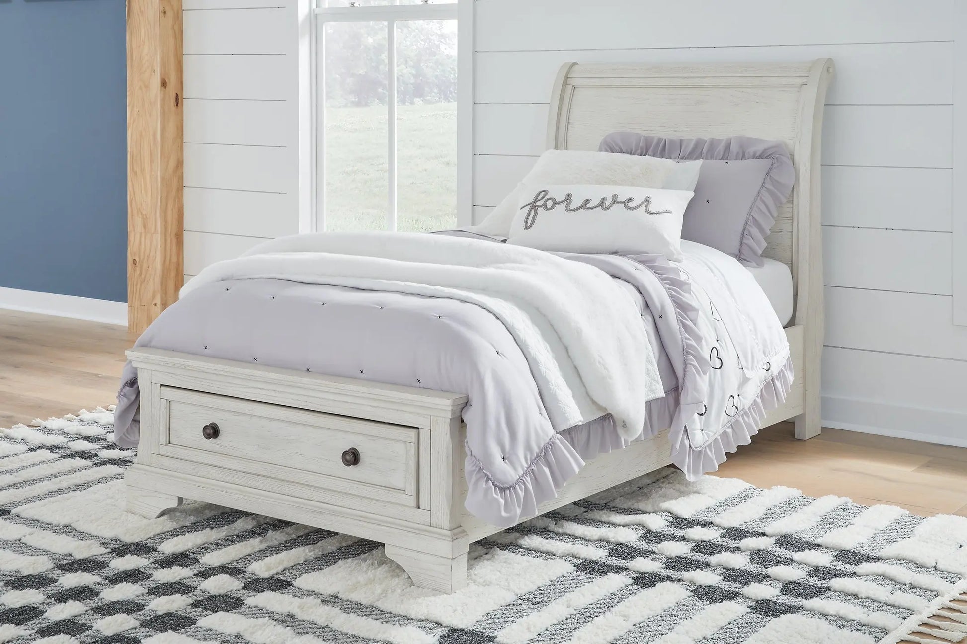 Robbinsdale Sleigh Bed With Storage at Lee Furniture, NC