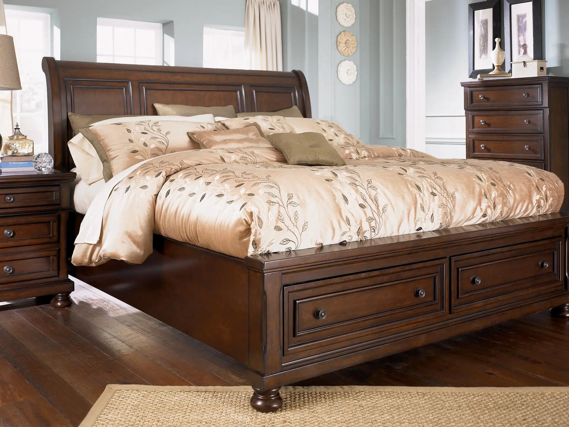 Robbinsdale Sleigh Bed With Storage at Lee Furniture, NC
