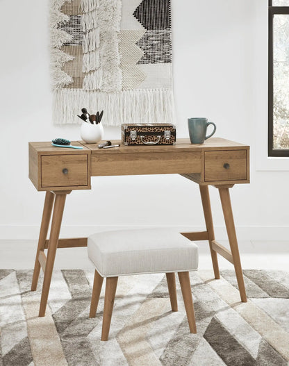 Thadamere Vanity/UPH Stool (2/CN) at Lee Furniture, NC