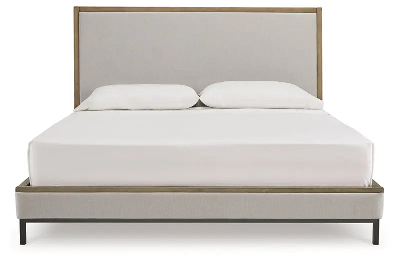 Tomtyn Upholstered Bed at Lee Furniture, NC