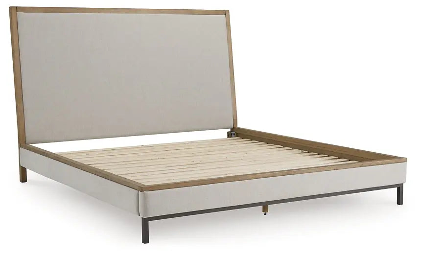Tomtyn Upholstered Bed at Lee Furniture, NC