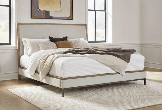 Tomtyn Upholstered Bed at Lee Furniture, NC