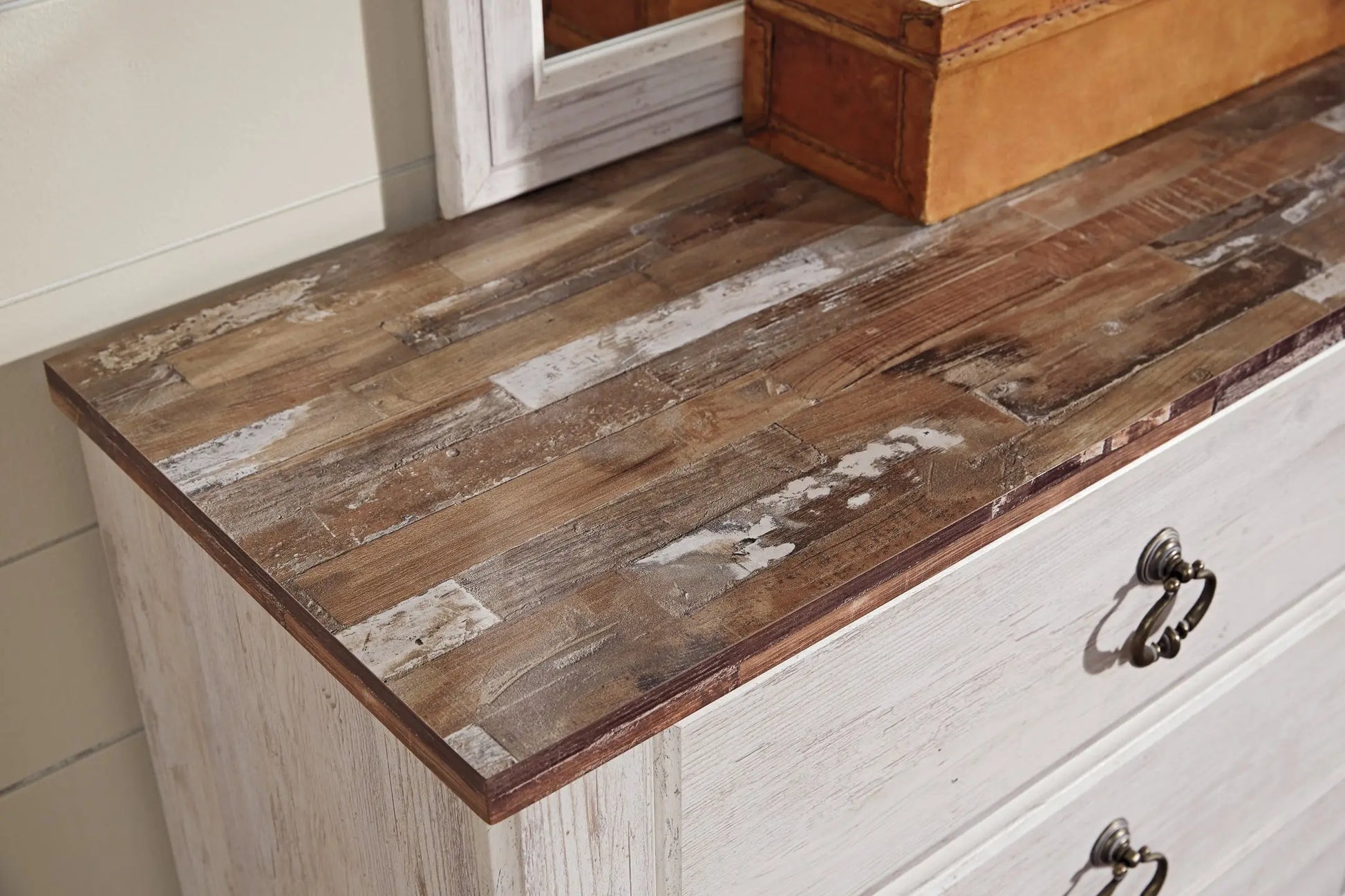 Willowton Five Drawer Chest at Lee Furniture, NC