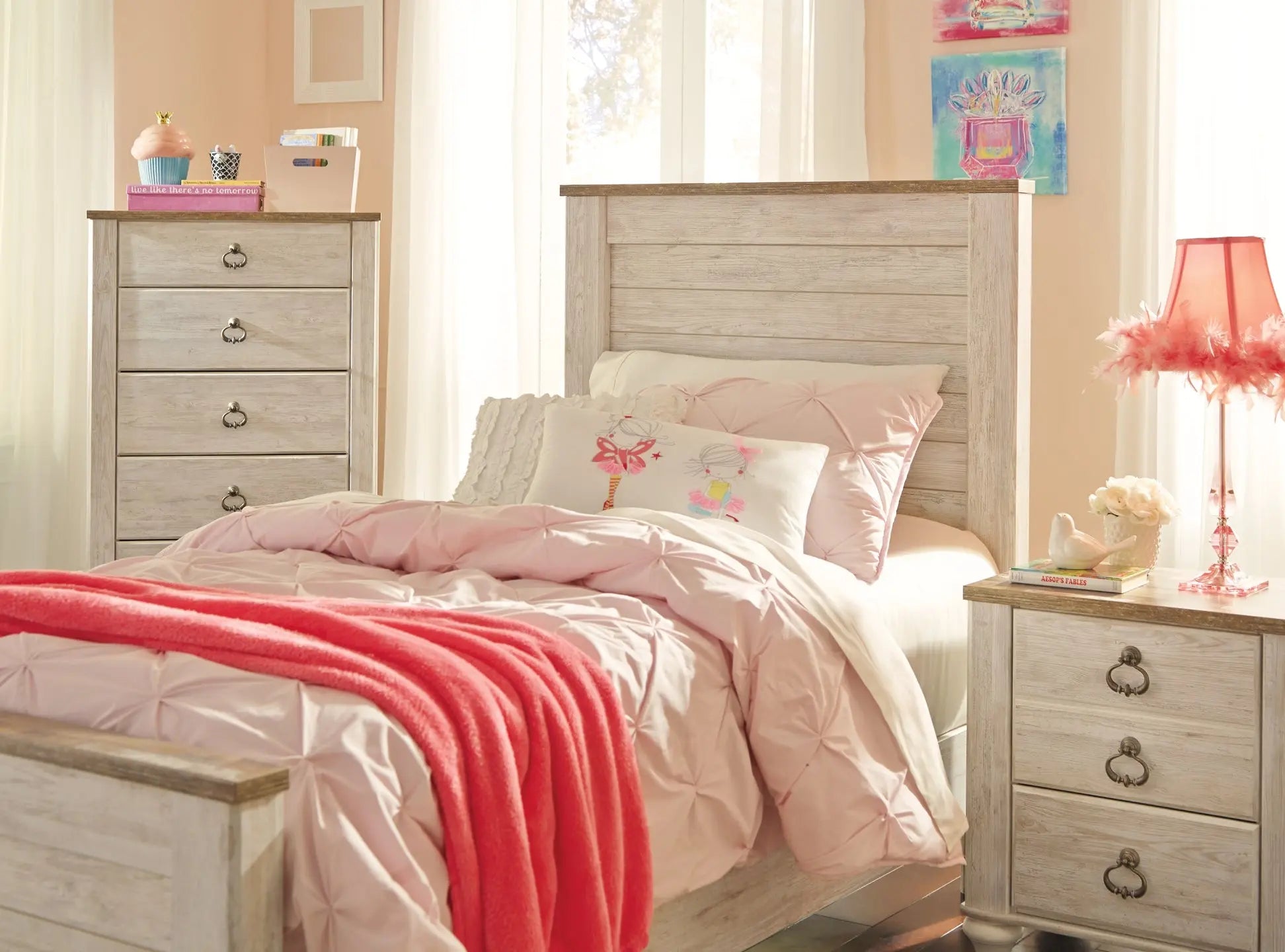 Willowton Panel Bed at Lee Furniture, NC