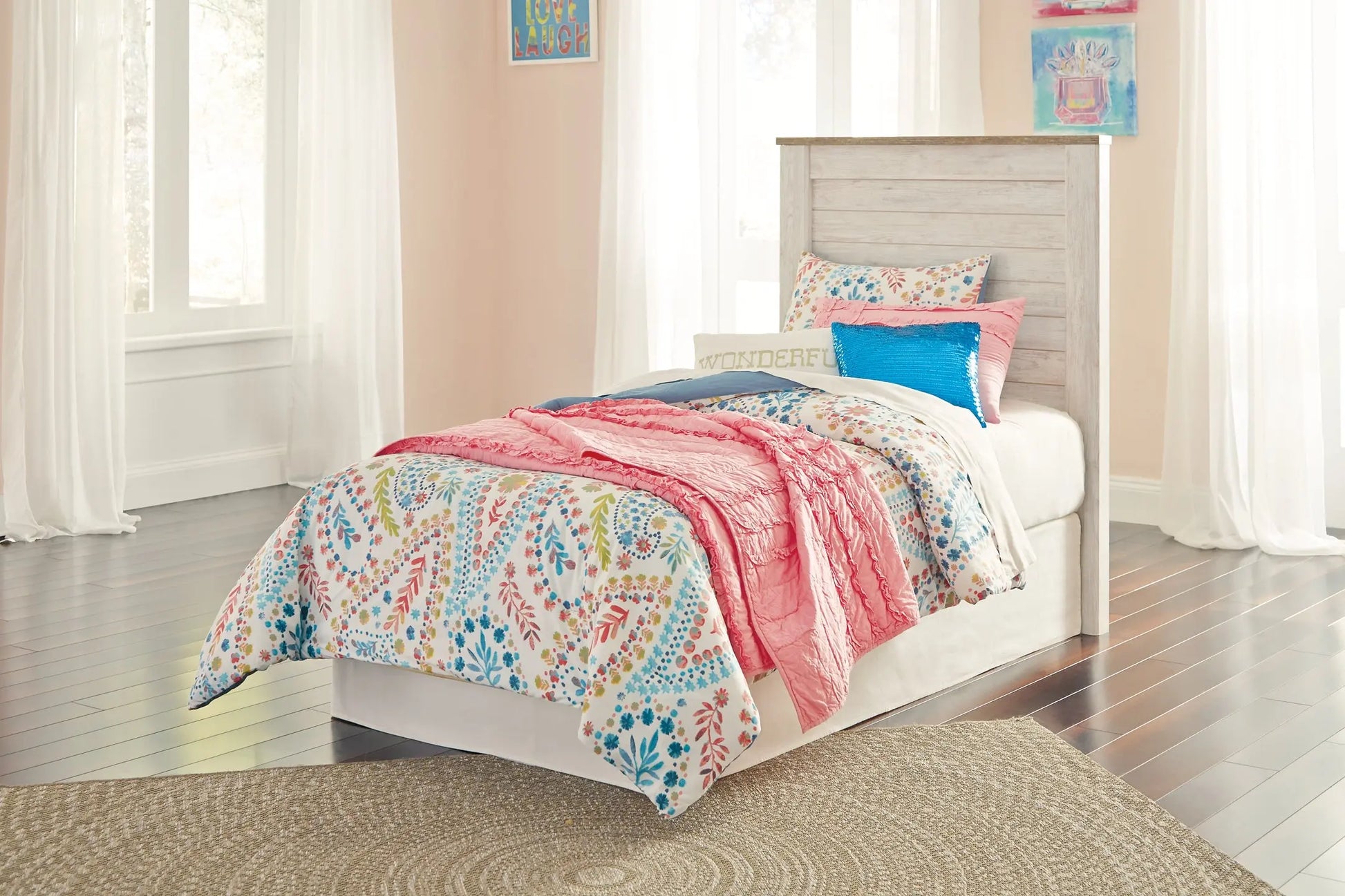 Willowton / Panel Headboard With Mirrored Dresser And Chest at Lee Furniture, NC