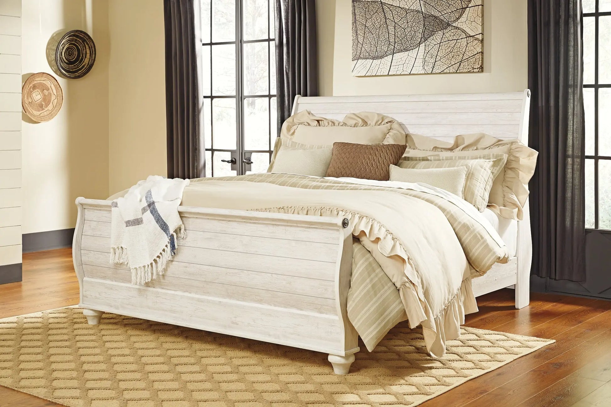 Willowton Sleigh Bed With Mirrored Dresser, Chest And 2 Nightstands at Lee Furniture, NC