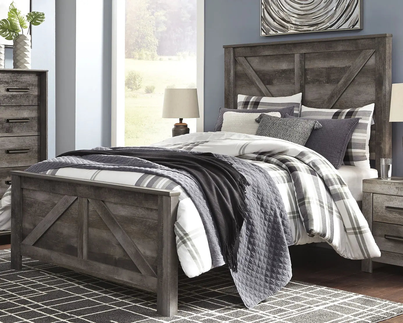Wynnlow Crossbuck Panel Bed at Lee Furniture, NC