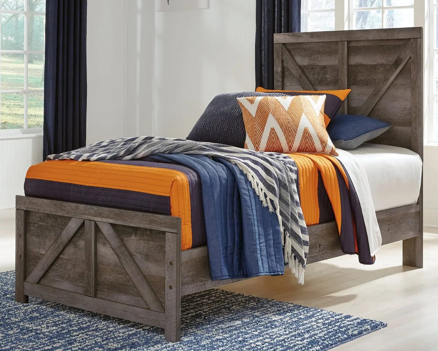 Wynnlow Crossbuck Panel Bed at Lee Furniture, NC