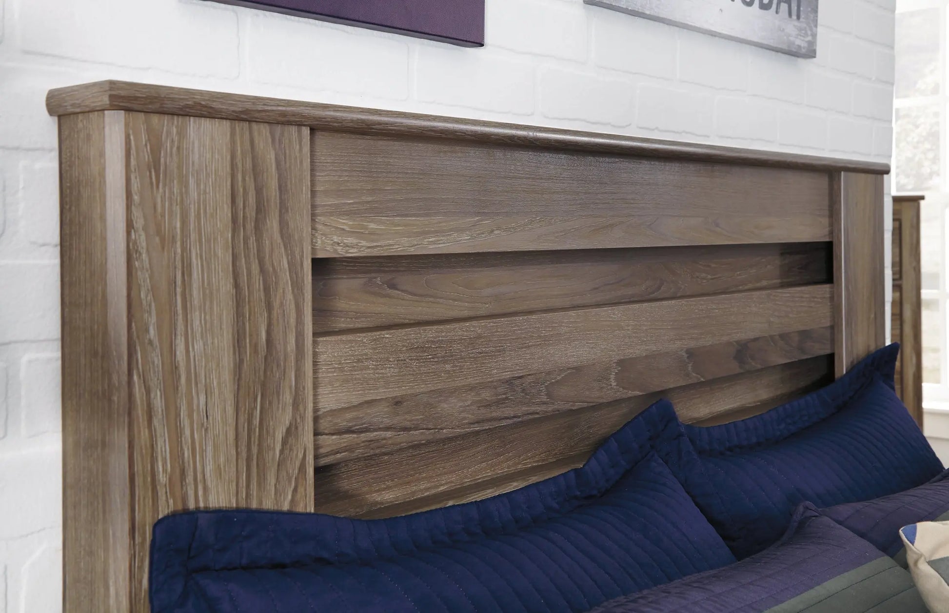 Zelen Queen Panel Bed with Mirrored Dresser and Chest at Lee Furniture, NC