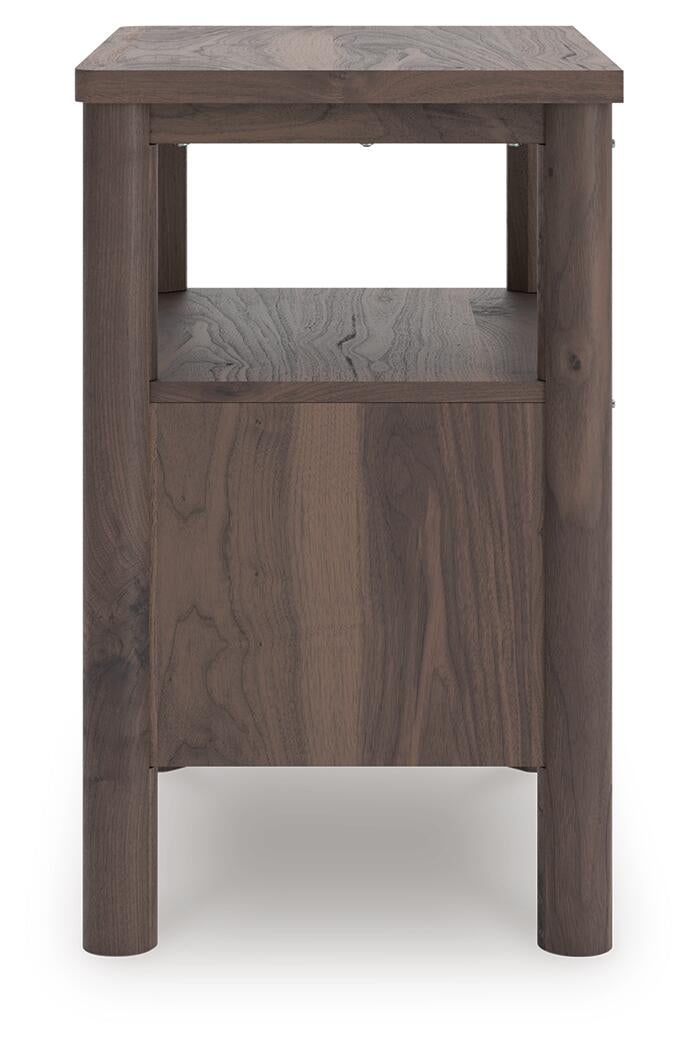 Pamytta Queen Panel Platform Bed, Dresser, Mirror, Chest and Nightstand