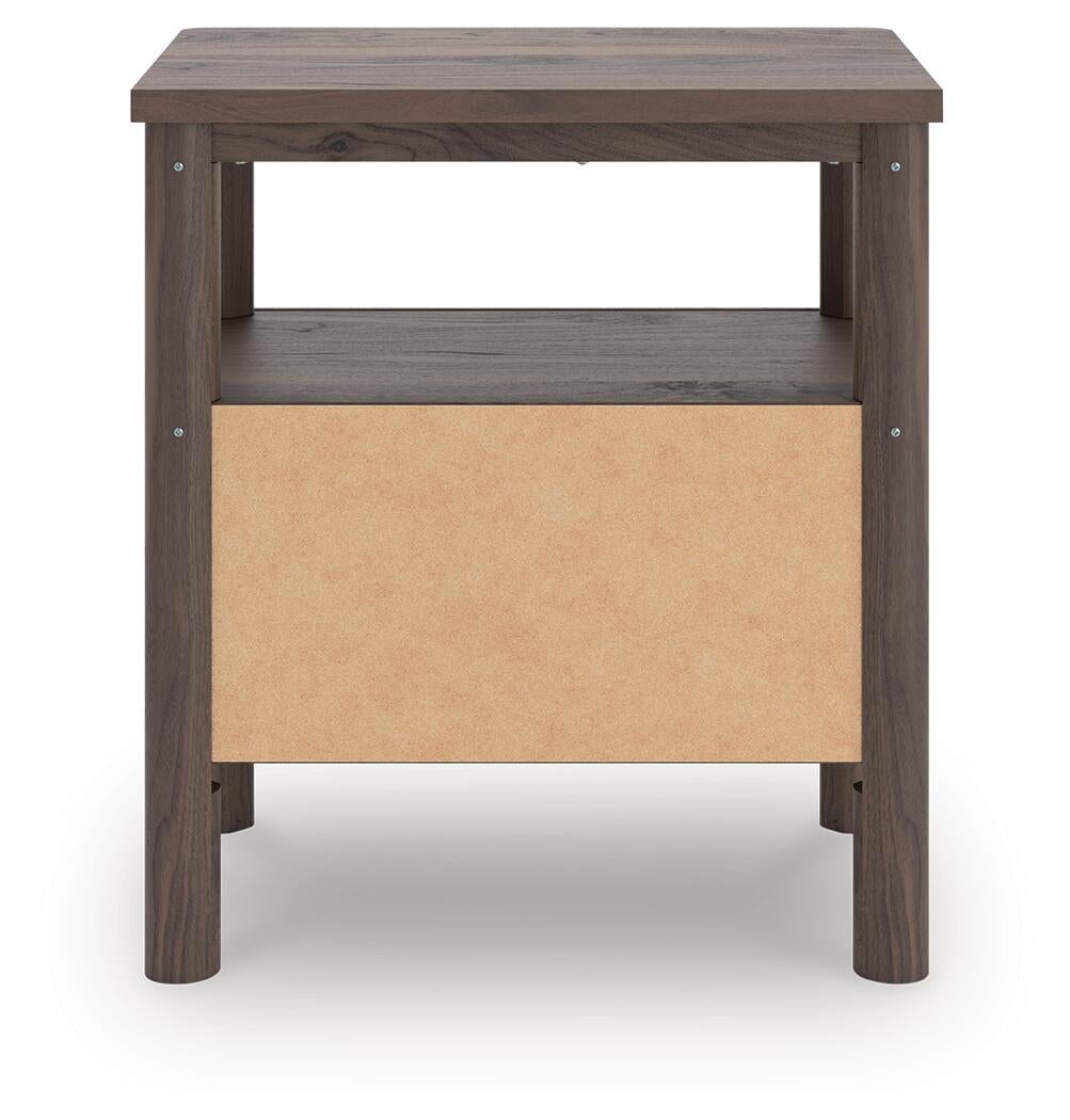 Pamytta Queen Panel Bed, Dresser, Mirror and Nightstand